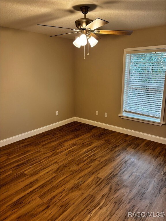 Building Photo - 2418 CR 451