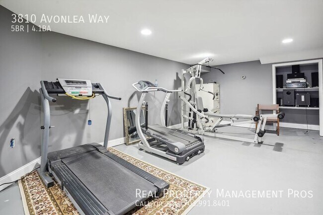 Building Photo - Gated Community, 10 Acres