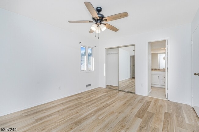 Building Photo - 17 Throckmorton Ln