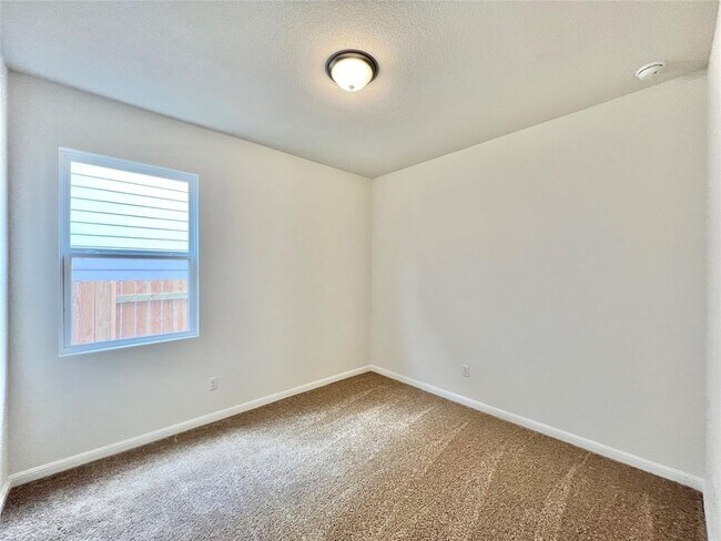Building Photo - 176 Fluttermill Loop