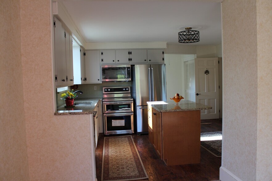 Building Photo - 27 Commonwealth Ave