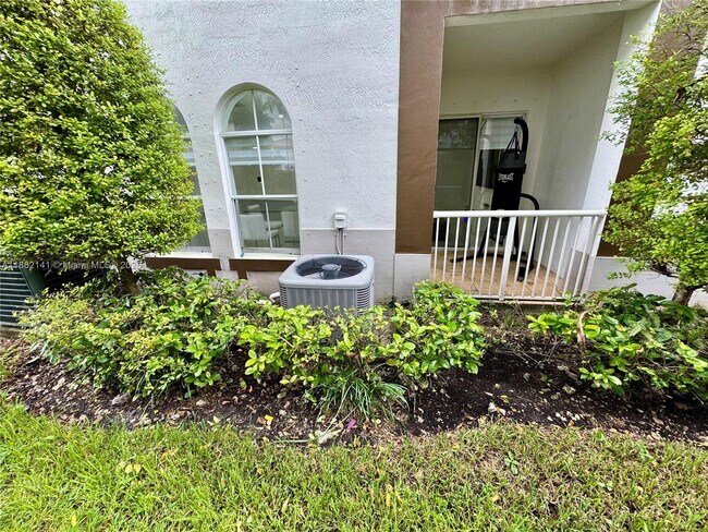 Building Photo - 4351 SW 160th Ave