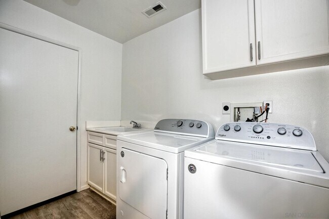 Building Photo - 5874 Oceanview Ridge Ln