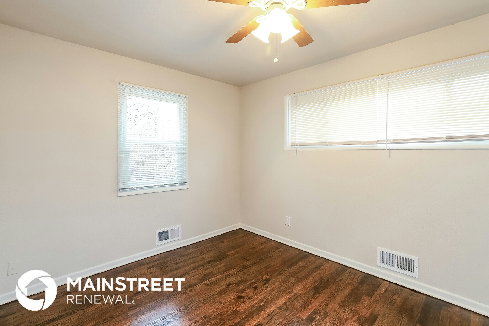 Building Photo - 6412 N Forest Ave