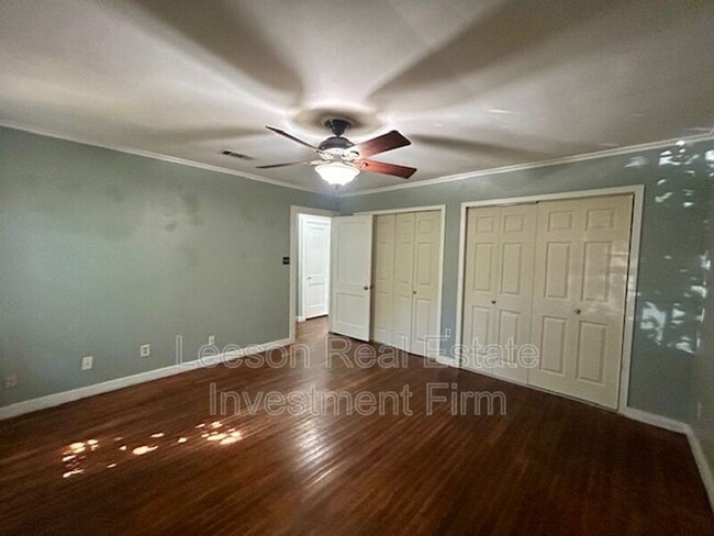 Building Photo - 3715 Greenway Pl