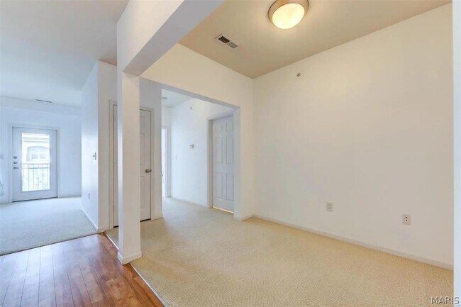Building Photo - 1270 Strassner Dr