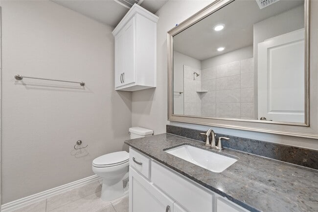 Building Photo - 813 Gallant Fox Trail