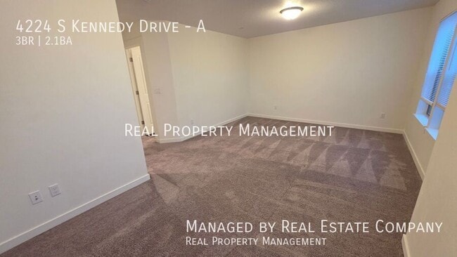 Building Photo - 4224 S Kennedy Dr