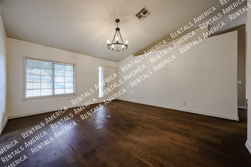 Building Photo - 2292 E Remington Pl