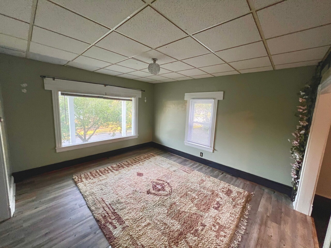 Large Living Room - 1221 Church St