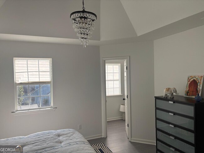Building Photo - 300 Harcourt Pl