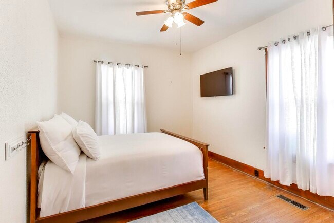 Building Photo - 23 N Adams St