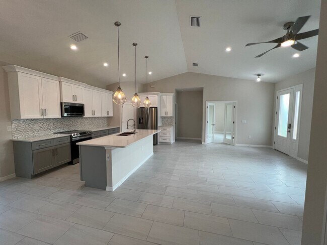 Building Photo - New Build open floor plan 3/2