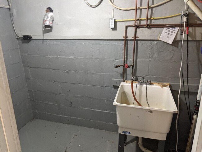 Building Photo - 9124 George Ave