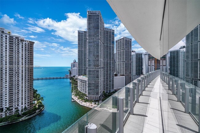 Building Photo - 300 Biscayne Boulevard Way