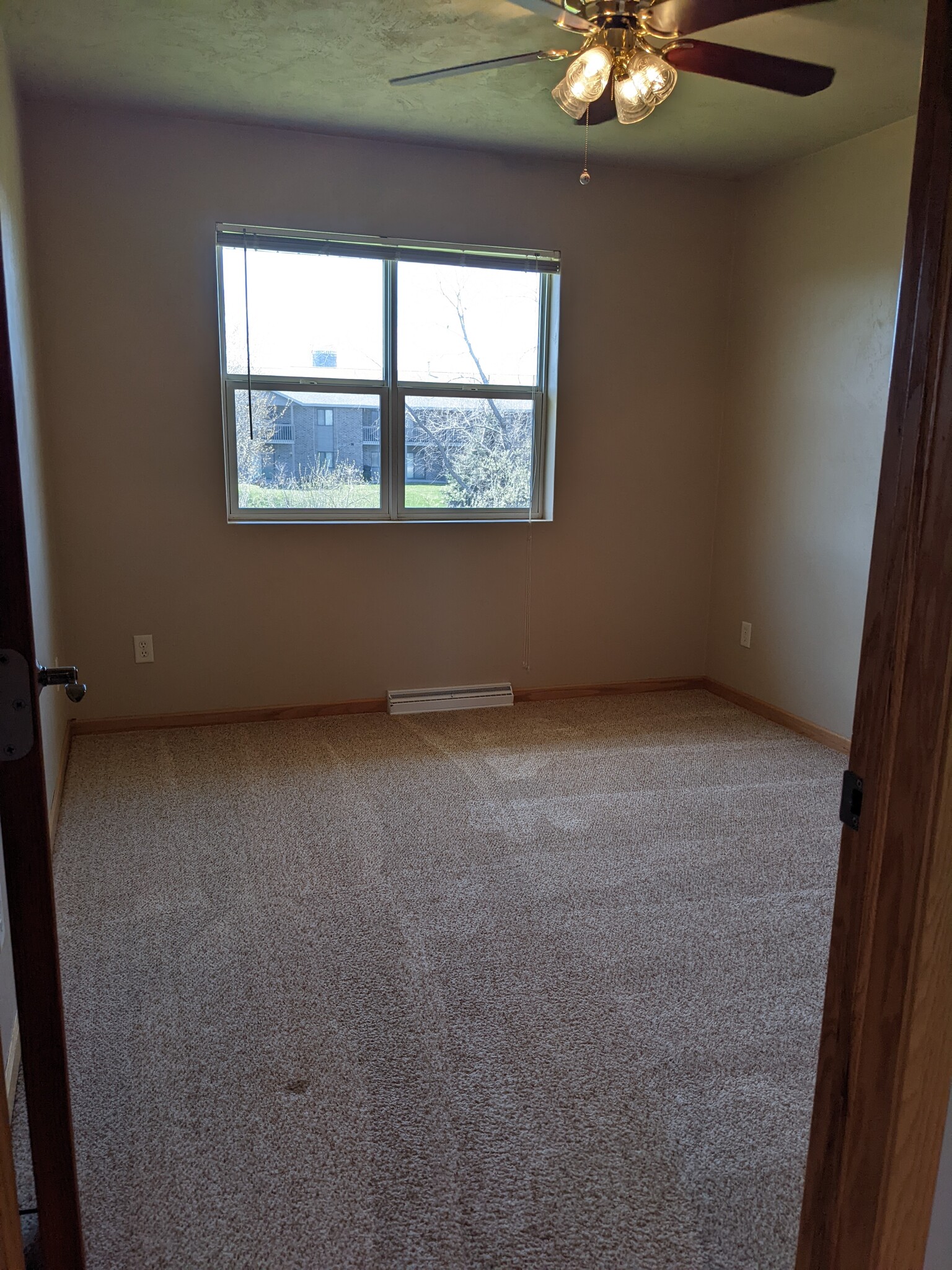 Up Bed 2 - 5335 Brookview Dr