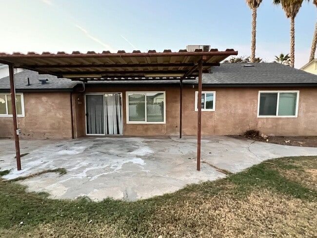 Building Photo - 3520 Sesame St