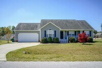 Building Photo - Ranch Home | Back Deck | Fenced In Backyar...