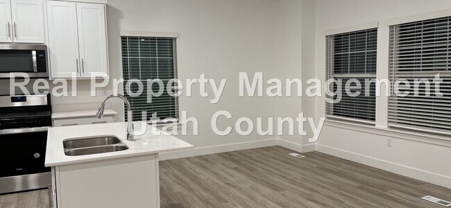 Building Photo - 891 N 1120 E