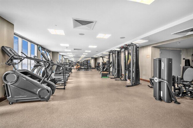 Building Photo - 951 Brickell Ave