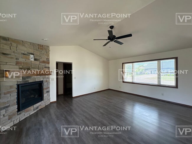Building Photo - 2250 Daly Dr