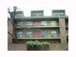 Building Photo - 2210 Pearl St