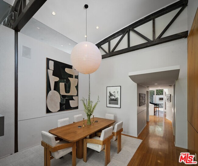 Building Photo - 8735 Dorrington Ave