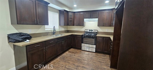 Building Photo - 611 E 75th St