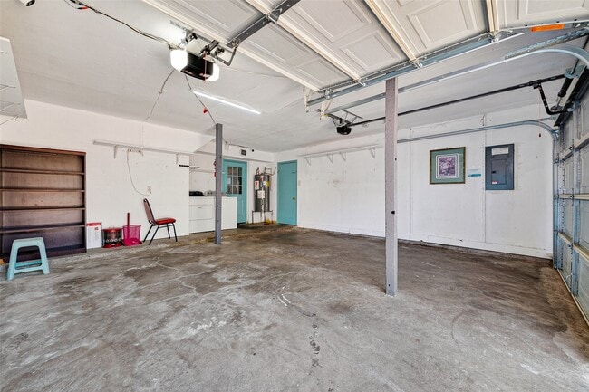 Building Photo - 12317 Crest Lake Dr