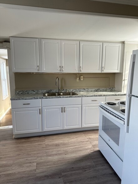 Building Photo - 2 Hanscom Ave