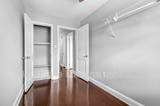 Building Photo - 2107 Hawthorne Rd