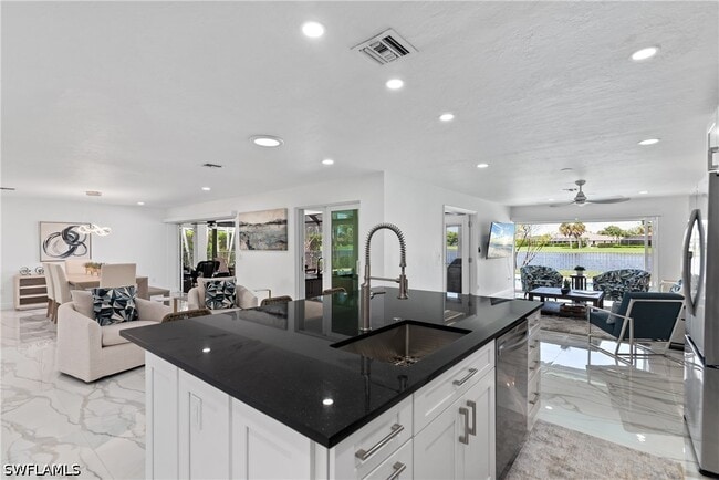 Building Photo - 2500 Kings Lake Blvd