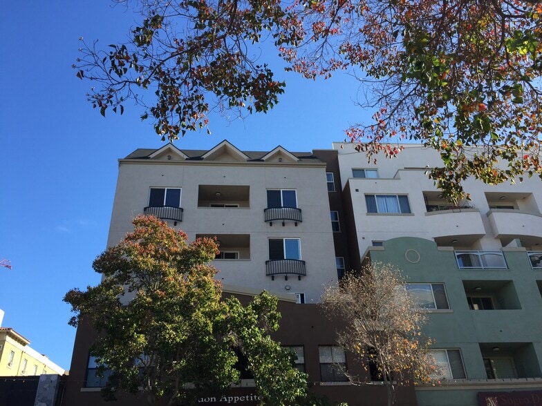 Building Photo - 1601 India St