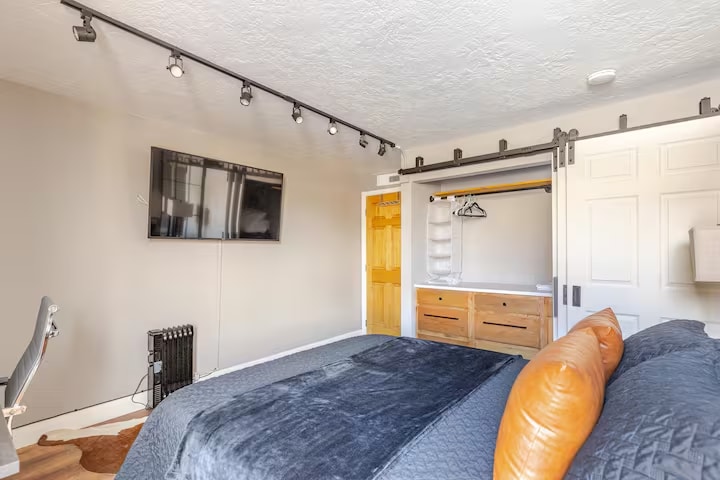 Building Photo - 1150 Deer Valley Dr