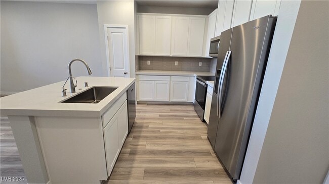 Building Photo - 988 Gearus Pl