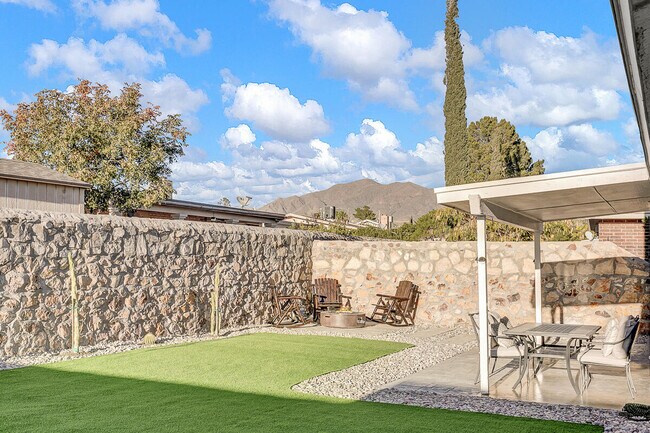 Building Photo - 7313 Cerro Negro Dr
