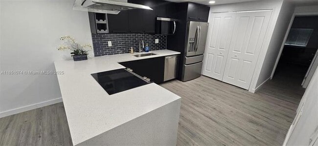 Building Photo - 5310 SW 23rd Terrace