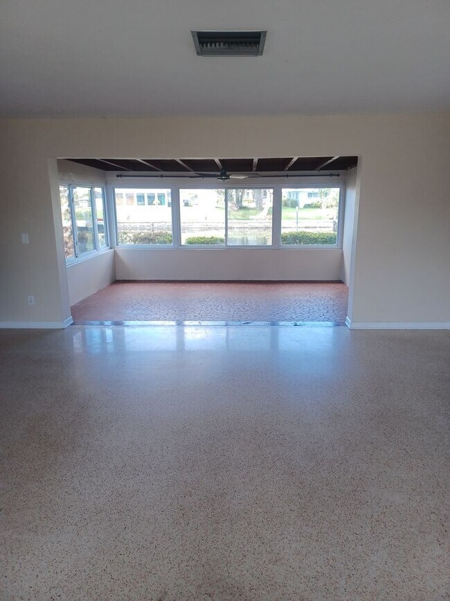 Building Photo - 5132 Calusa Ct