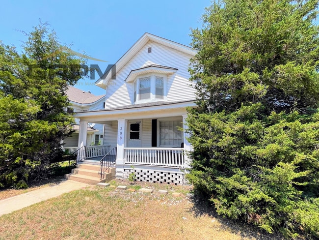 Primary Photo - Updated 3 bedroom home