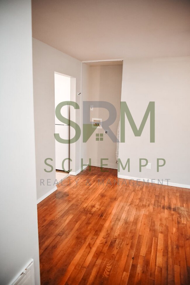 Building Photo - 4700 Walnut Grove Ave