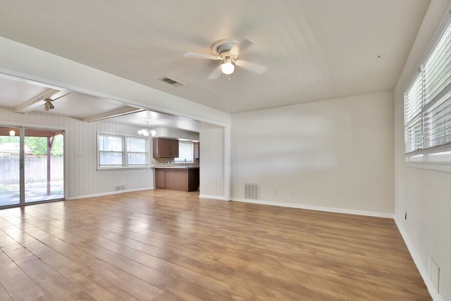 Building Photo - 3607 45th St