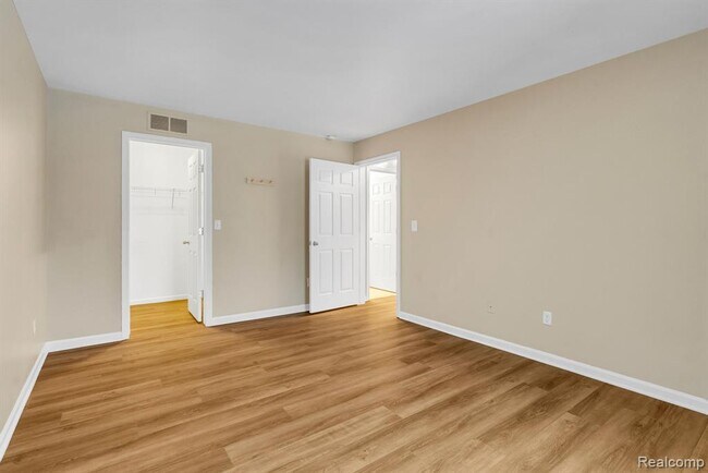 Building Photo - 8208 Chesapeake Cir