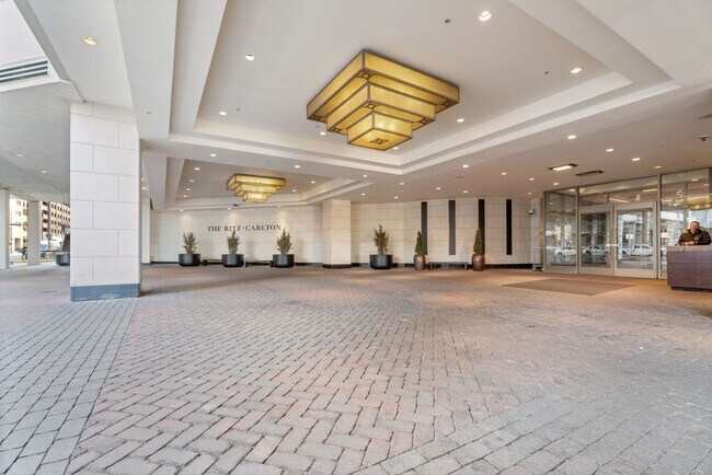 Building Photo - Ritz Carlton Residences - Two Story Penthouse Unit!