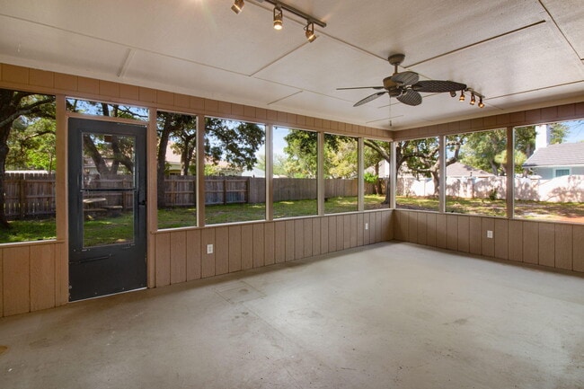 Building Photo - 6 Muskogee Ln