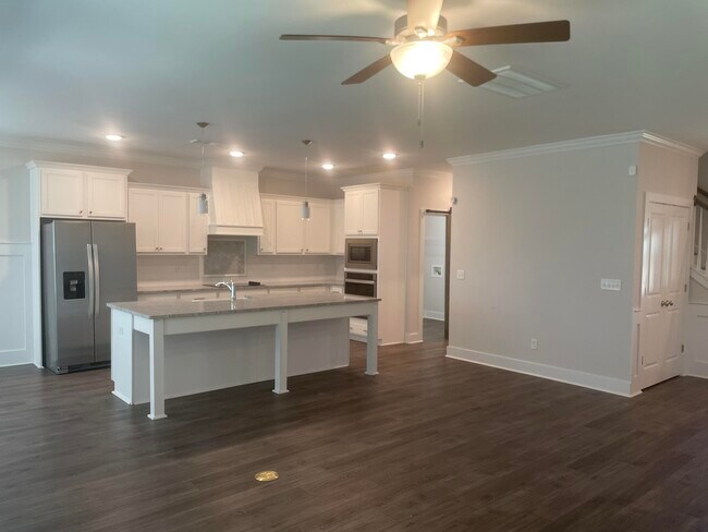 Building Photo - 2342 Laurens St
