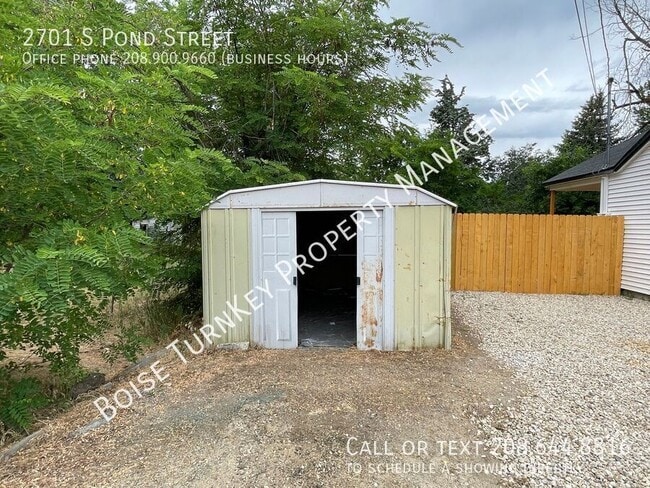 Building Photo - 2701 S Pond St