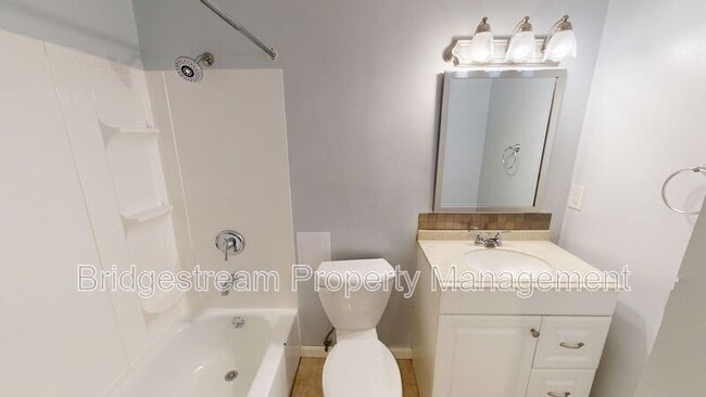 Building Photo - 4451 Mahler Dr