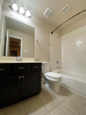 Building Photo - 2565 Jackson Dr