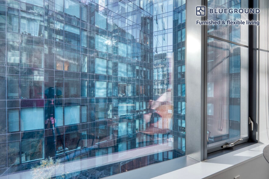 Building Photo - 949 1st St SE