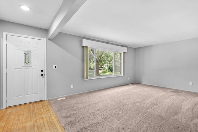 Building Photo - 273 Mc Kinley Dr